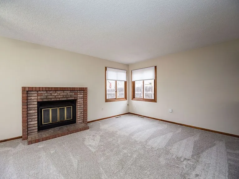 1937 Connecticut Dr — Photo 9