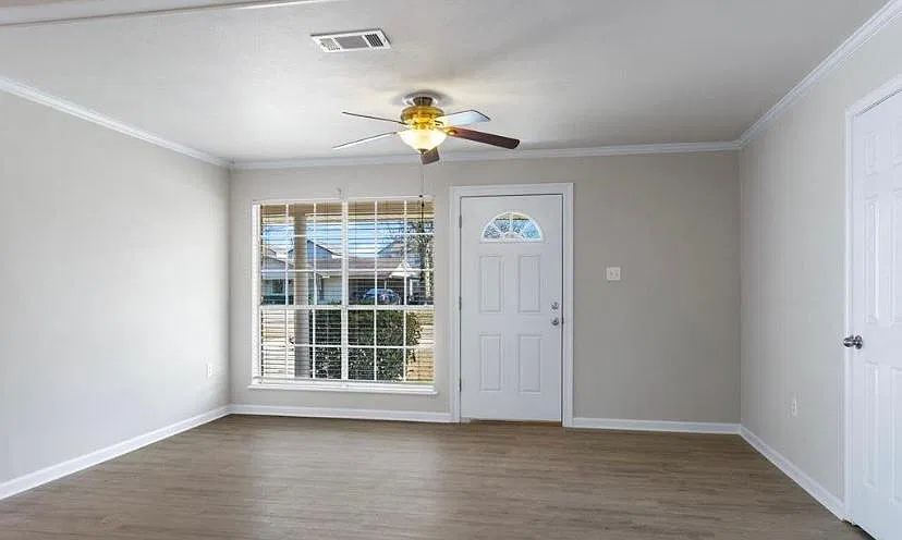 3067 Madeira Dr — Photo 2