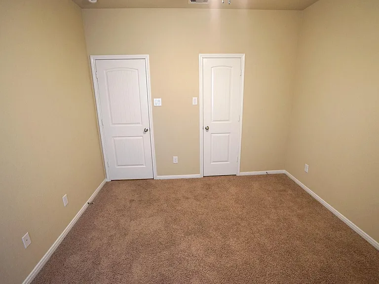 1067 Cedar Lake Ct — Photo 31