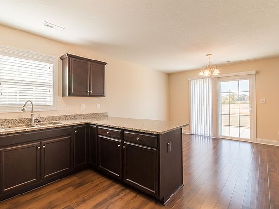 5th image of 221 Wood House Dr