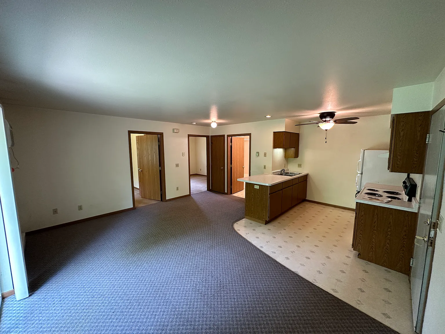 2 bed, 900 sqft, $995 — Photo 4