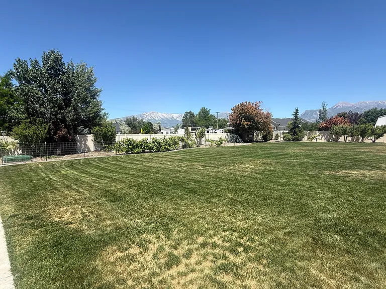 254 N Constitution Dr W — Photo 43
