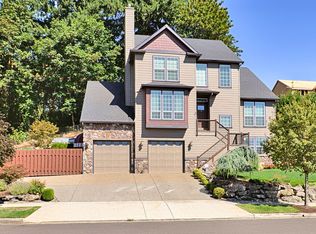 16232 Oak Valley Dr, Oregon City, OR 97045