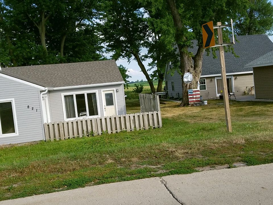 1st image of 821 E Shore Dr