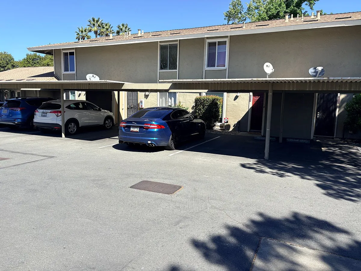 Building Photo - 2069 Olivera Rd #D