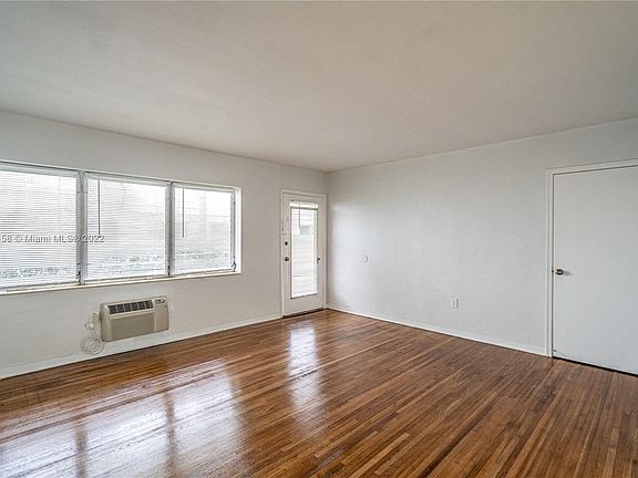 4th image of 7711 Dickens Ave APT 1