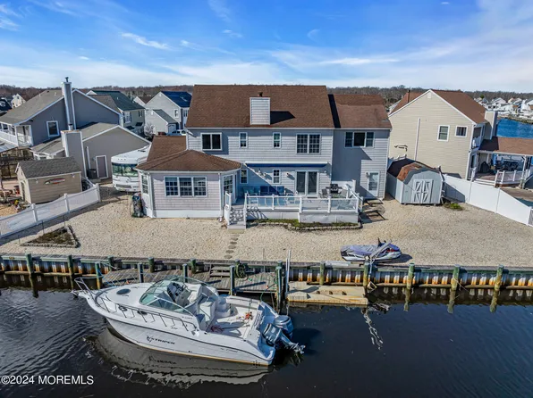 99 Windjammer Court, Bayville, NJ 08721
