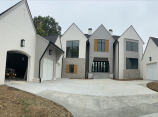 10680 Pete Dye Rdg, Zionsville, IN 46077