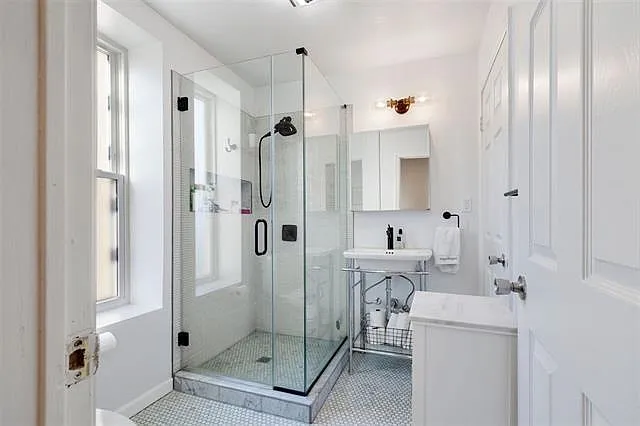 259 Grove St #2 — Photo 6