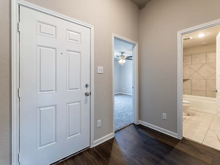 1120 Eagle Xing — Photo 19