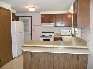 1005 E Cleveland St, Marshfield, WI 54449