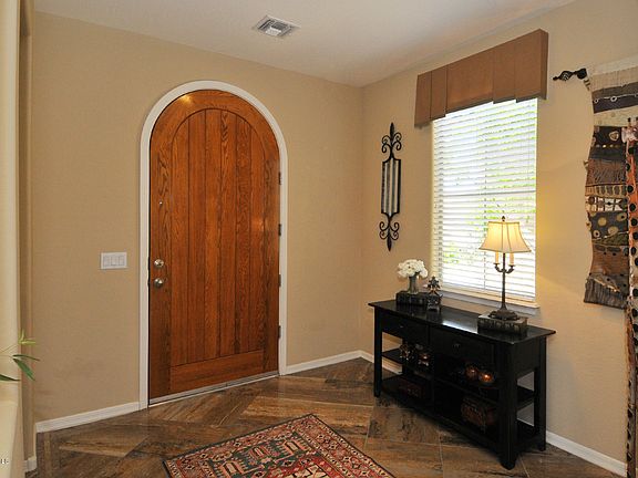 2nd image of 310 W Hackberry Dr