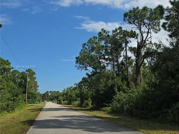 233 Malden Ave S, Lehigh Acres, FL 33974