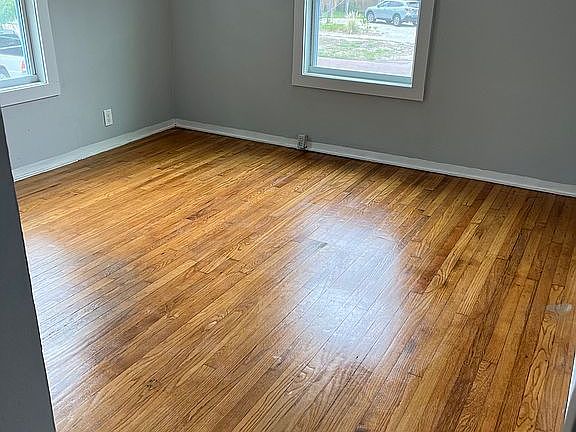 Apt living room