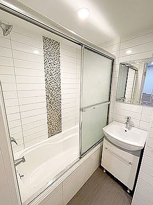 4th image of 236 W 139th St