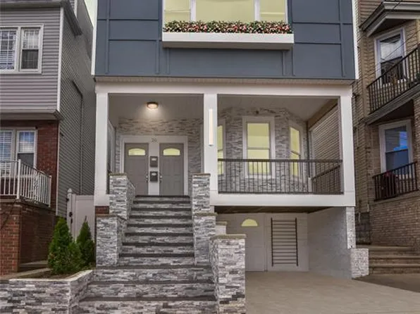 20 W 49th St, Bayonne, NJ 07002