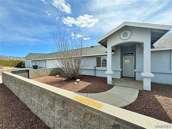3rd image of 8686 N Cochise Court