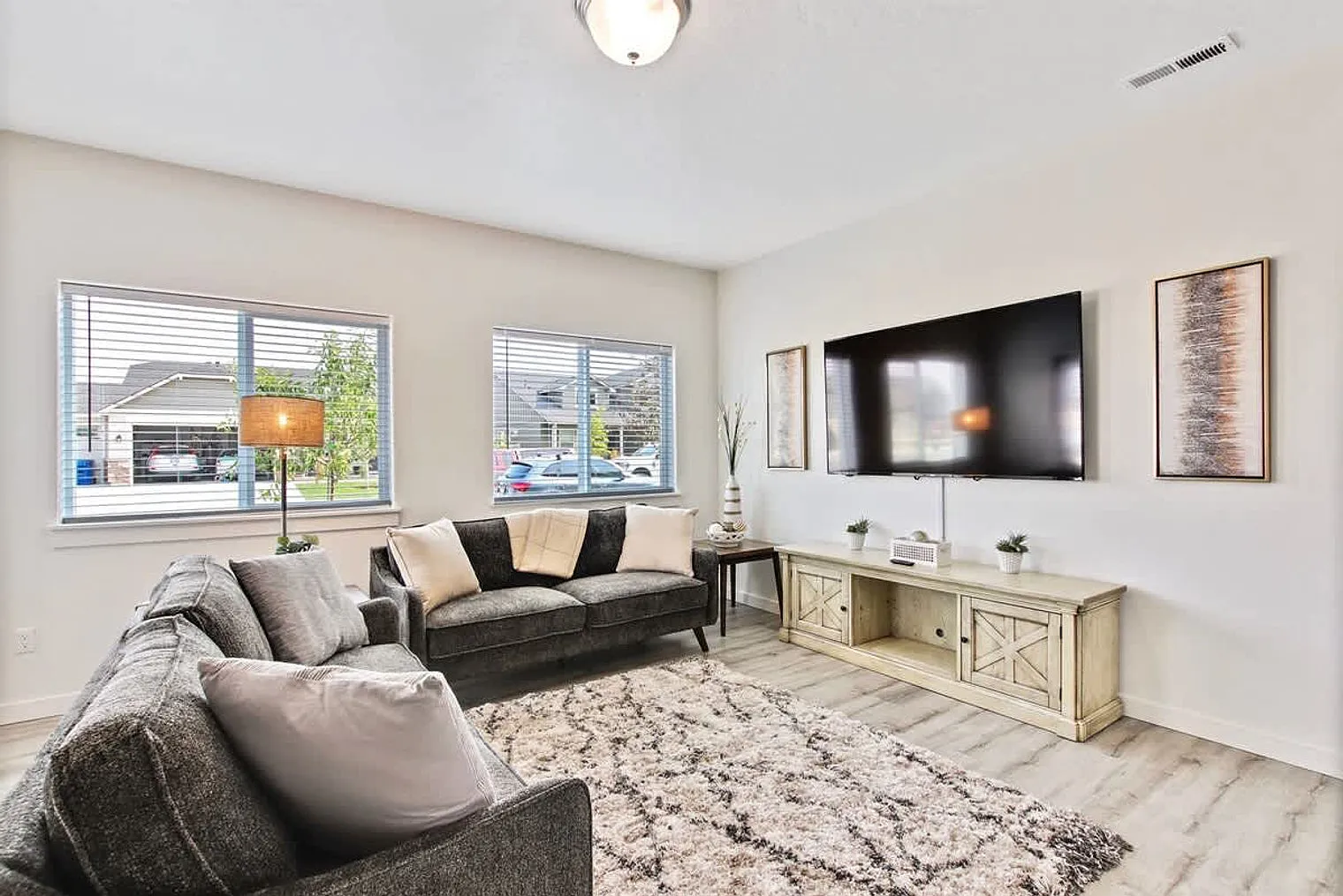 3 bed, 2.0 bath, 1797 sqft, $4,704 — Photo 1
