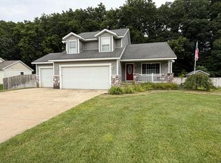 3221 Fairhaven Dr, Allegan, MI 49010