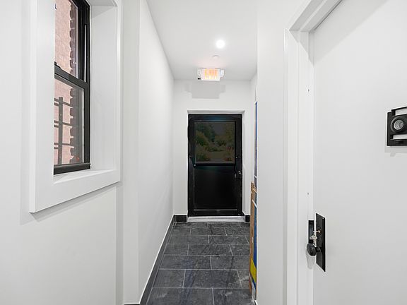 2nd image of 2152 Muliner Ave #1A