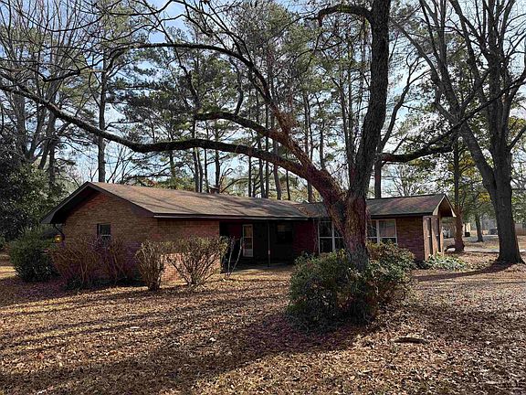 4th image of 5611 Oakridge Dr
