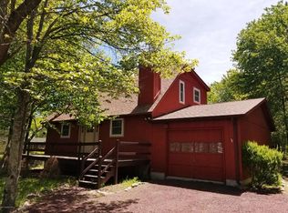 1254 Clover Rd, Long Pond, PA 18334