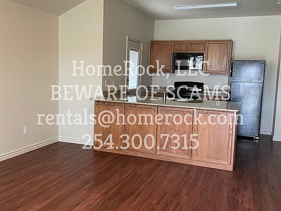 2nd image of 815 Eastland Dr #B