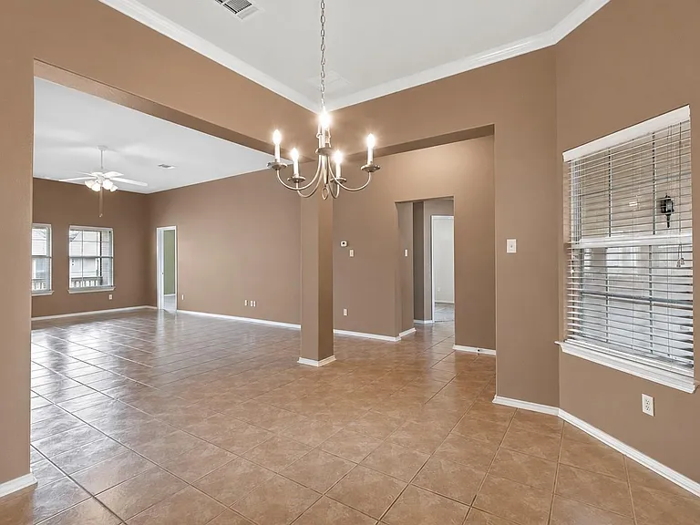 354 Camelia Pkwy — Photo 2