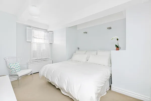 Sold by Compass | media 3