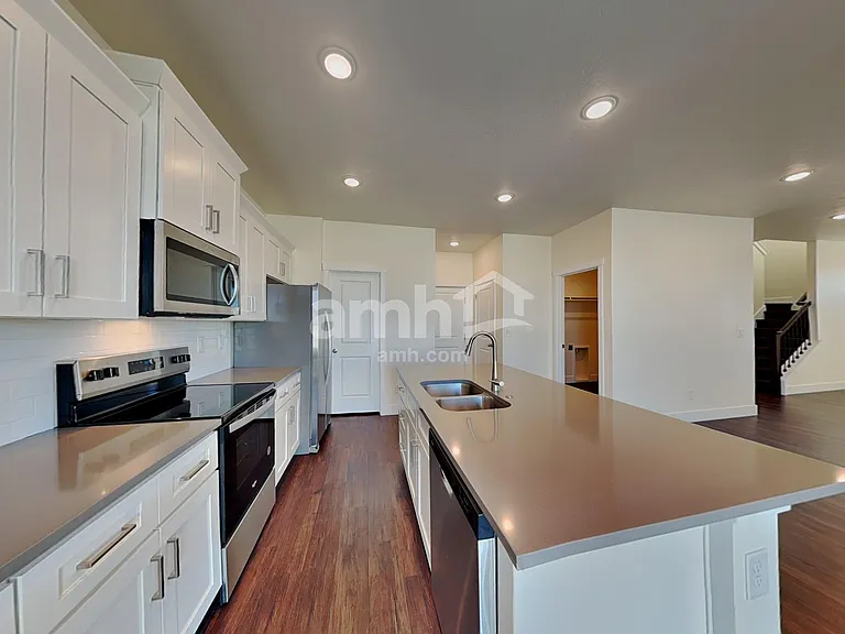 10032 W Raleigh St — Photo 3