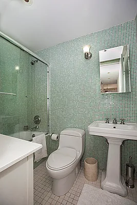 Sold by Domus Realty | media 15