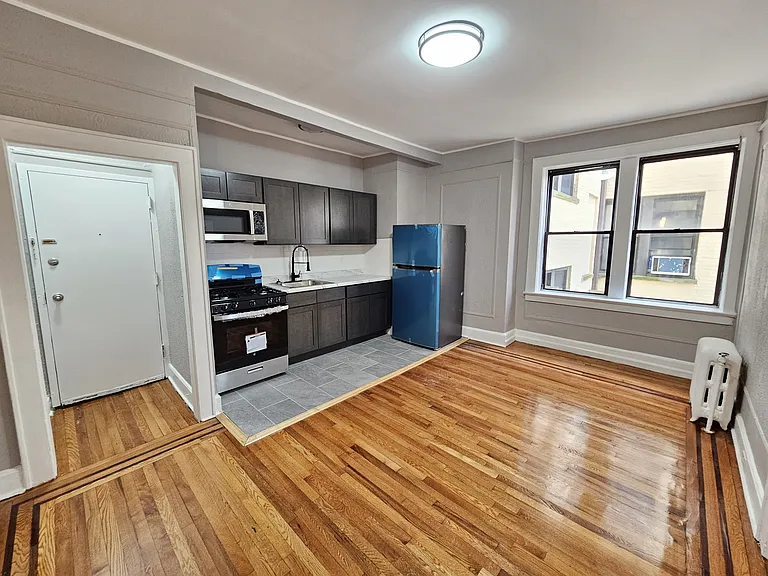330 Elmora Ave #J — Photo 8