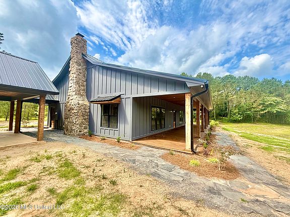 5th image of 1066 Harmony Rd
