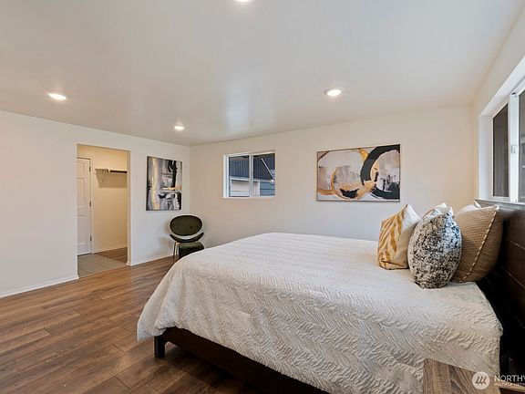 3rd image of 309 W Cole Street