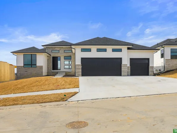 5610 N 198th St, Elkhorn, NE 68022