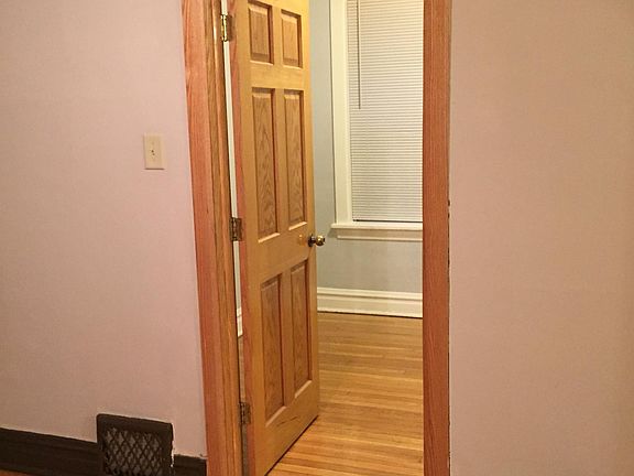 5th image of 3938 N Lawndale Ave