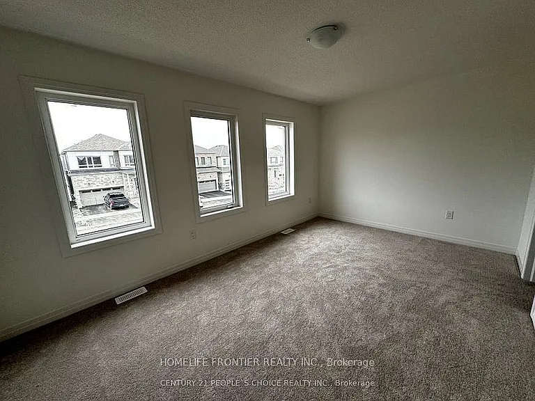 33 Shepherd Dr #UPPER — Photo 6