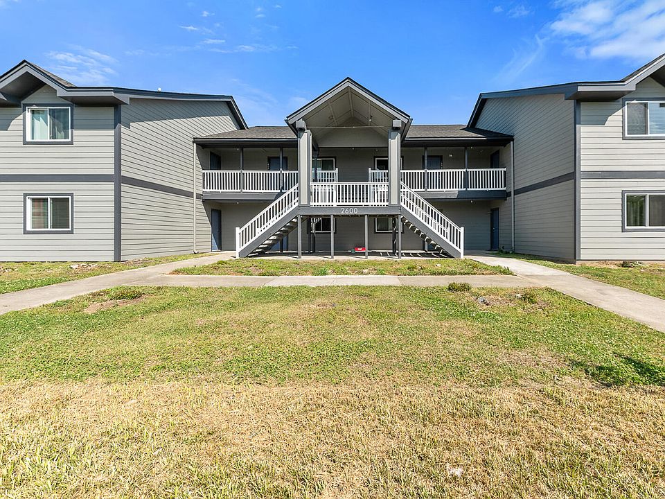 1st image of 2608 Hidden Cove Dr