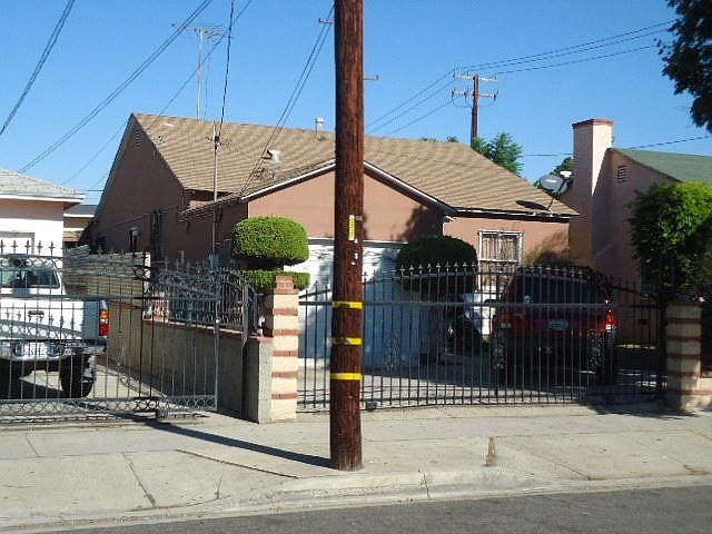 2nd image of 3123 W 111th Pl