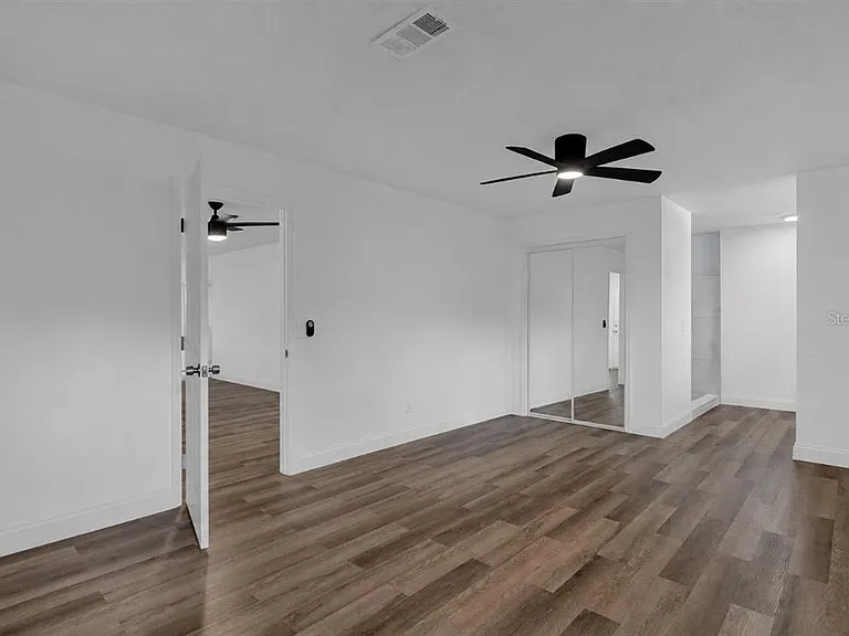 2433 Benjamin Dr — Photo 16