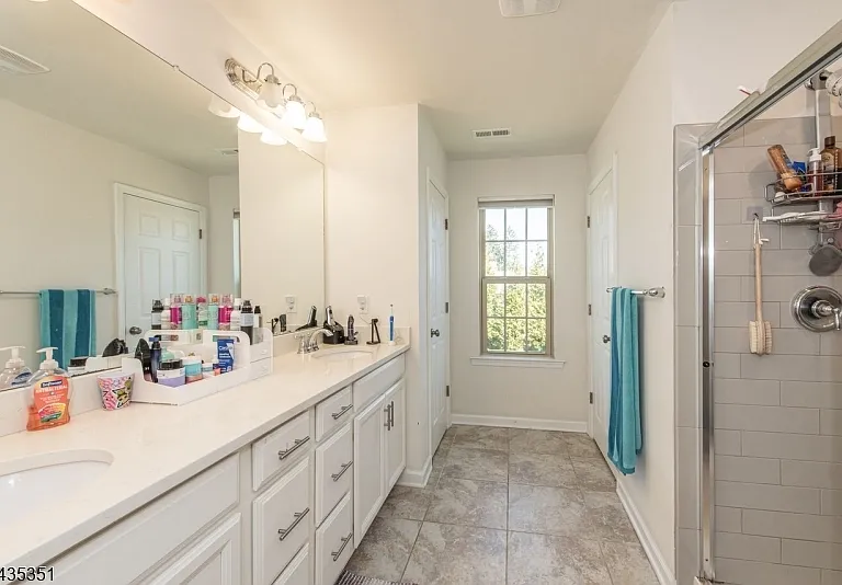 11 Albert Ct — Photo 10