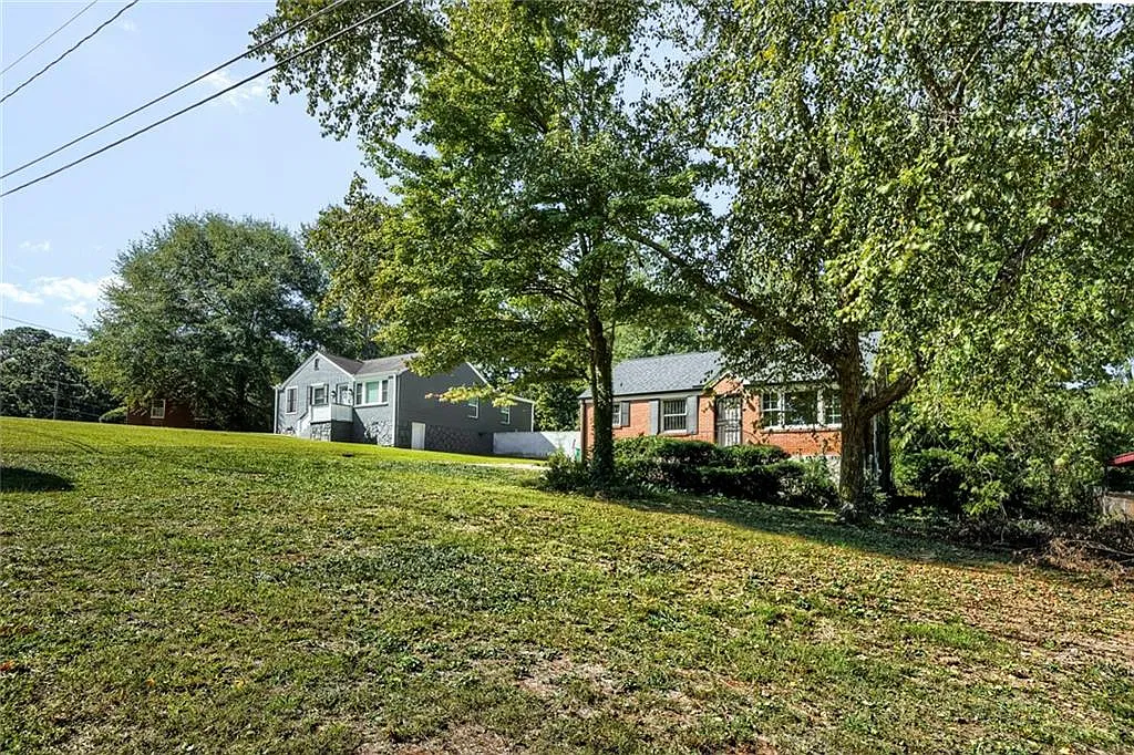 2 bed, 1.0 bath, 1055 sqft, $1,595 — Photo 4