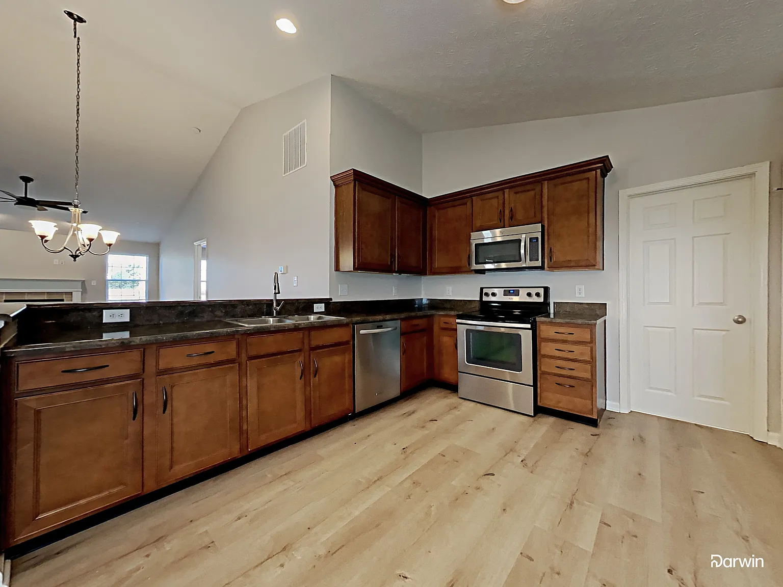 3 bed, 2.0 bath, 1695 sqft, $2,265 — Photo 4