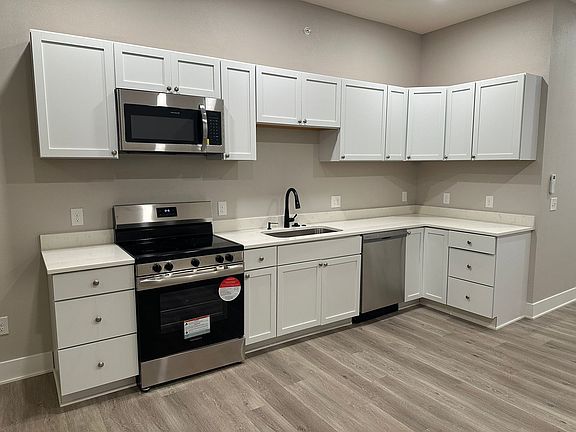 3rd image of 812 Keeler St #4