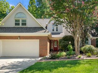 18 Laurel Brook Ct, Greensboro, NC 27407