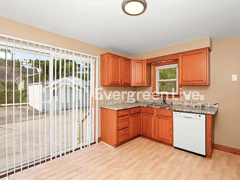 13762 Shady Oak Blvd — Photo 4