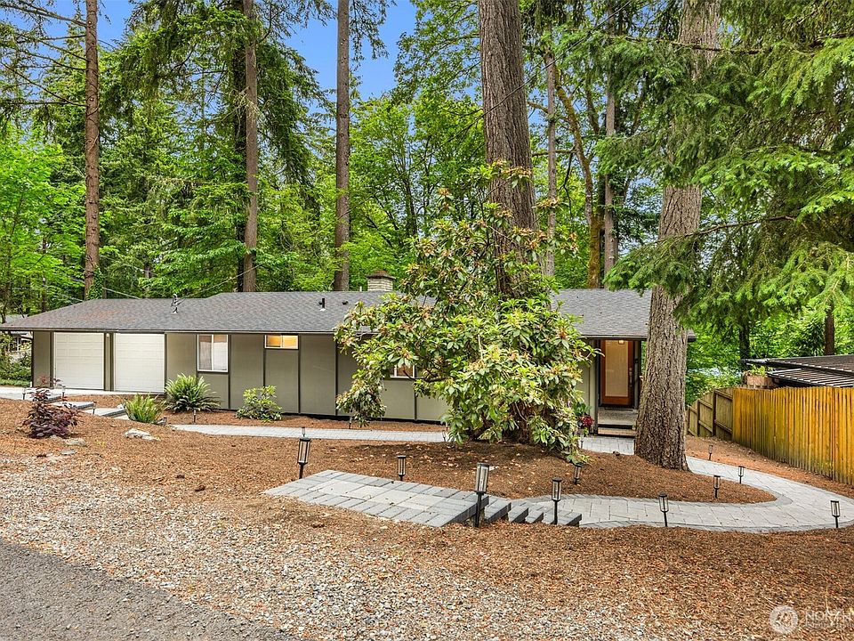 1st image of 400 SW Forest Place