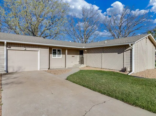 2214 Westminster Dr, Hutchinson, KS 67502