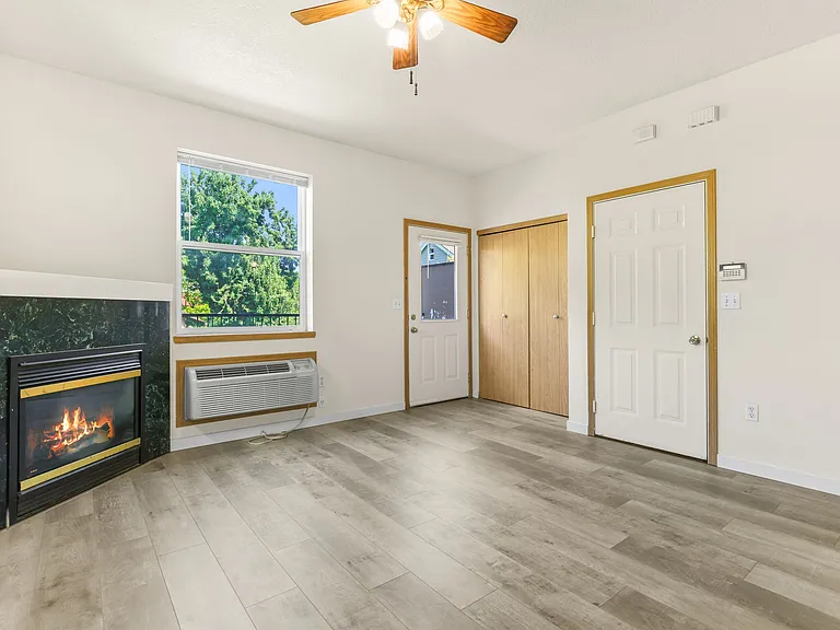 2020 NE Rodney Ave #C — Photo 7