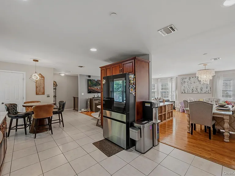 42 Leonard St — Photo 8